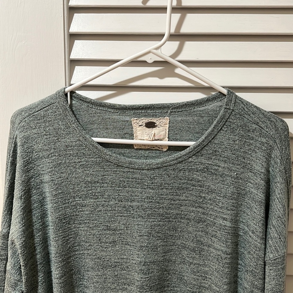 Size medium. Womens lightweight sweater